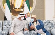Azali profite de la mort de Khalifa Ben Zayed Al Nahyane